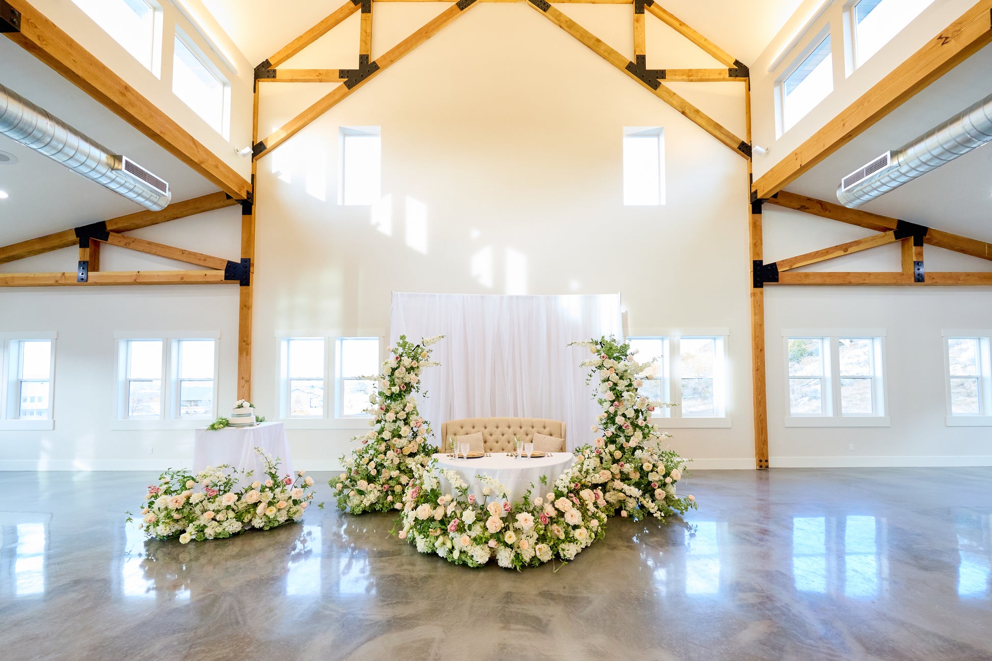 wedding floral pillars for rent