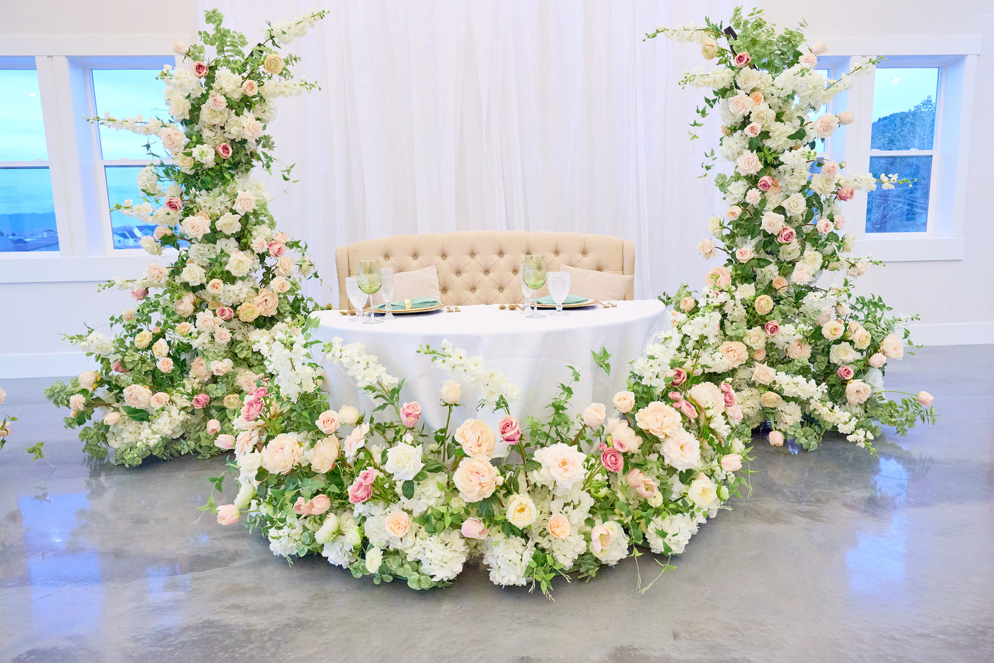 wedding floral pillars for rent