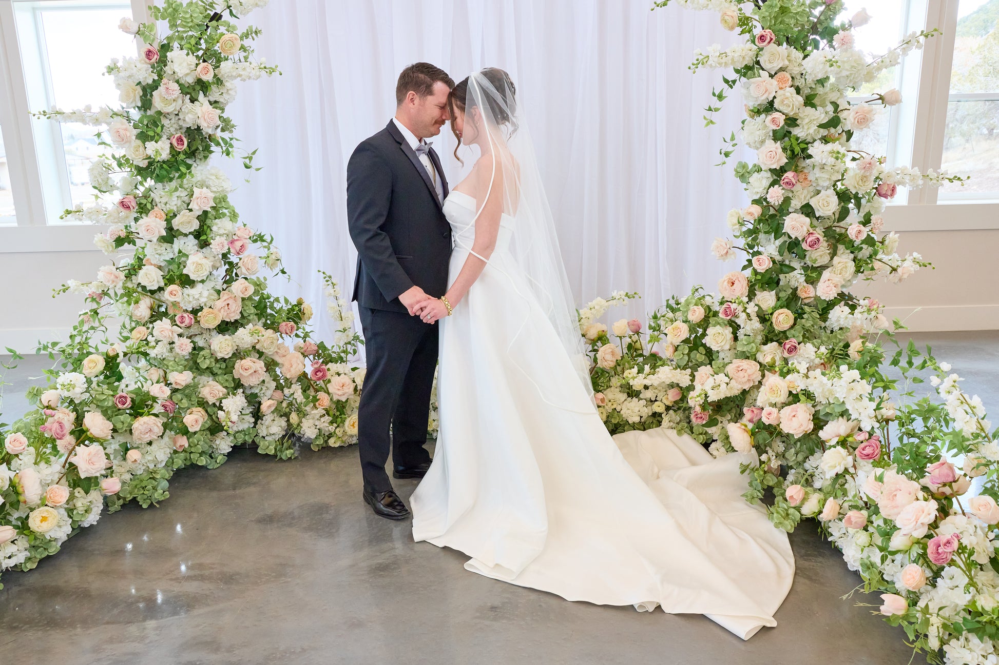 wedding floral pillars or rent